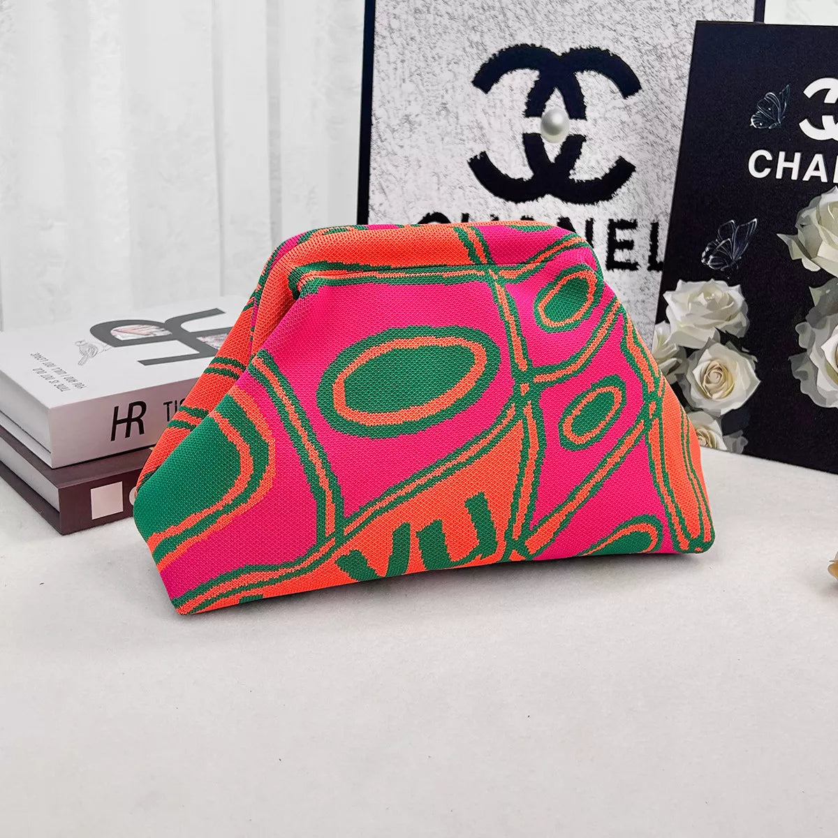 Abstract Pattern Clutch Secondary image