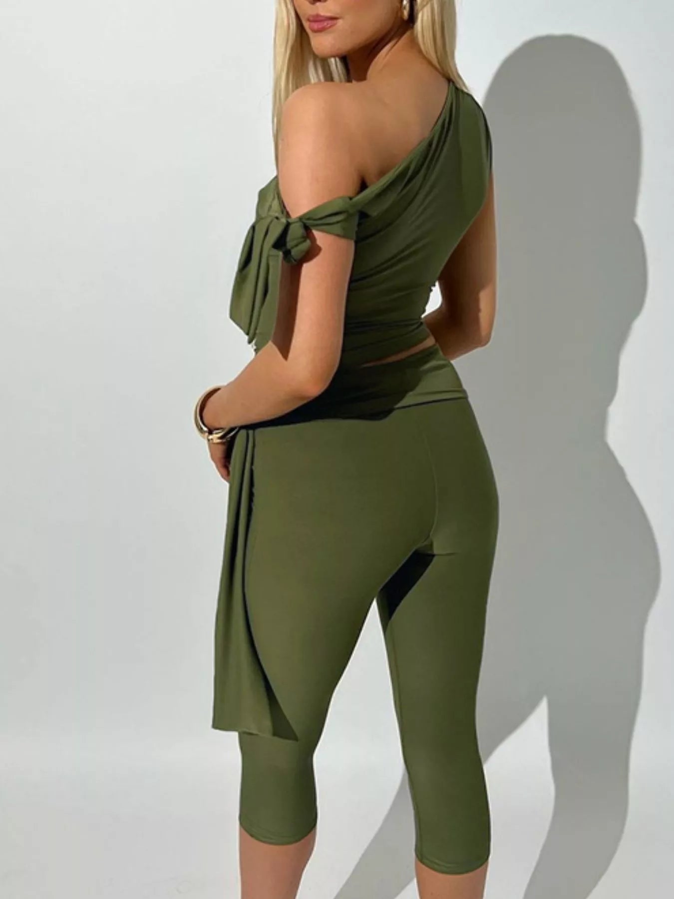 One-Shoulder Tie-Knot Top and Capris Set Secondary image