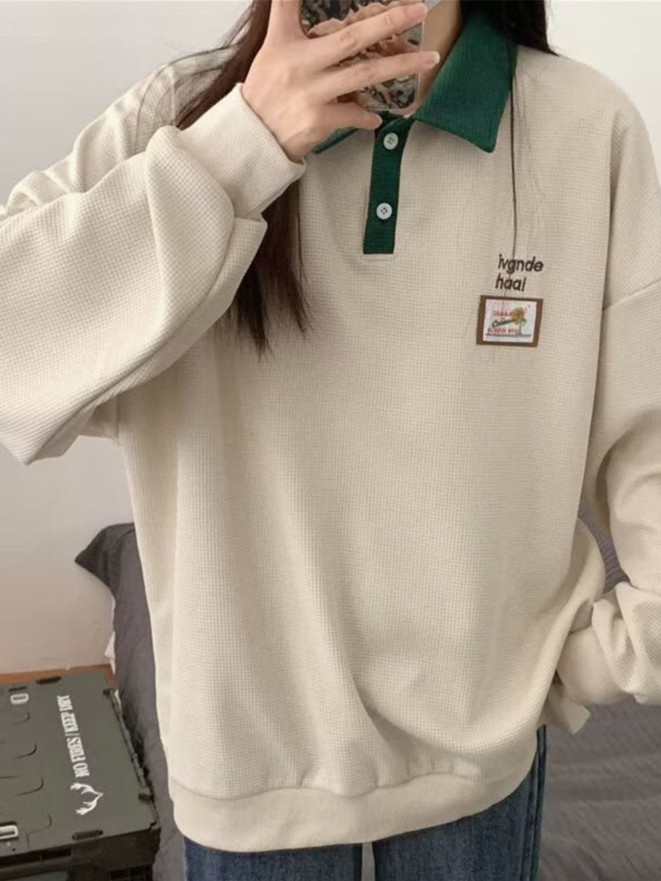 Contrast Collar Dropped Shoulder Sweatshirt Secondary image