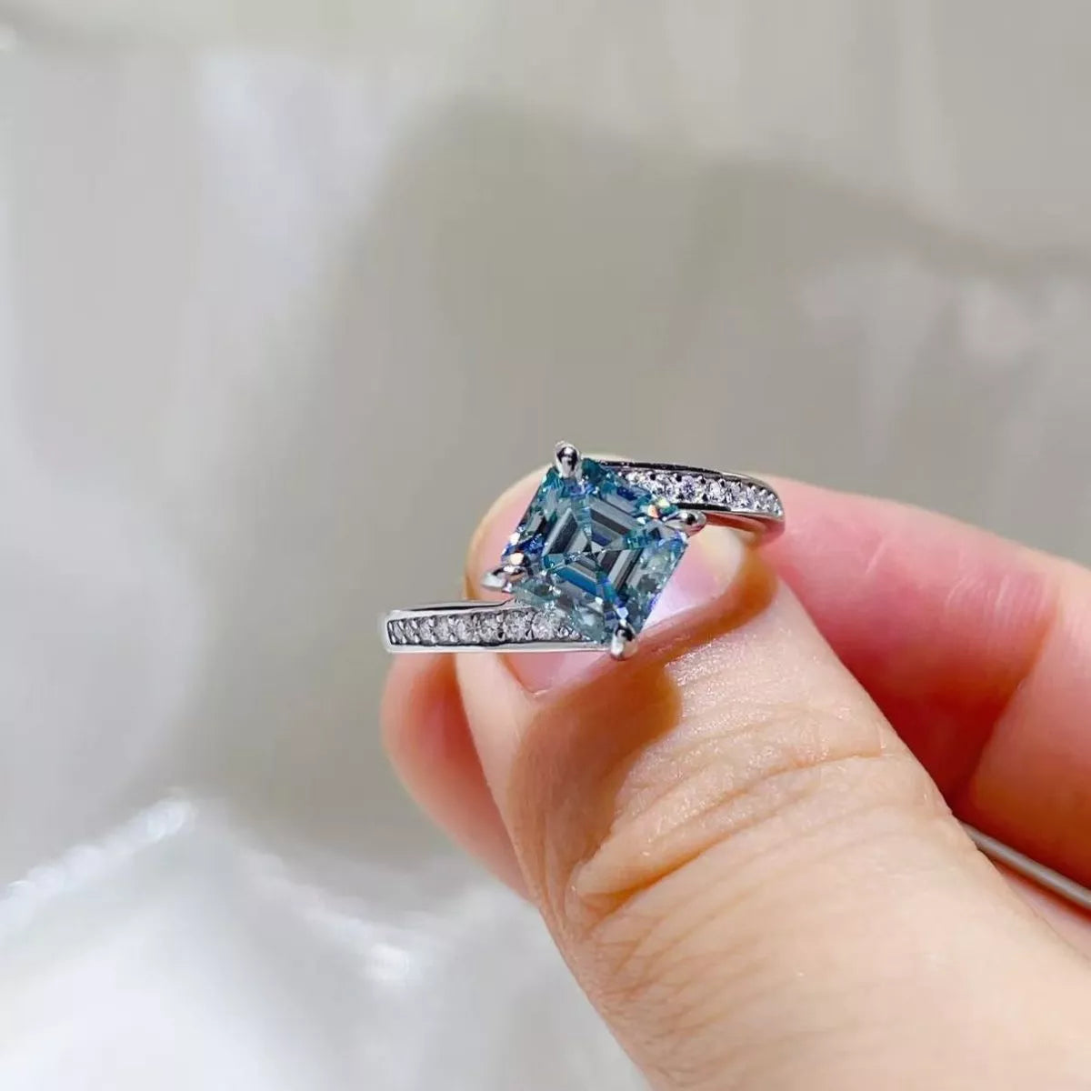 2 Carat Moissanite 925 Sterling Silver Ring Secondary image