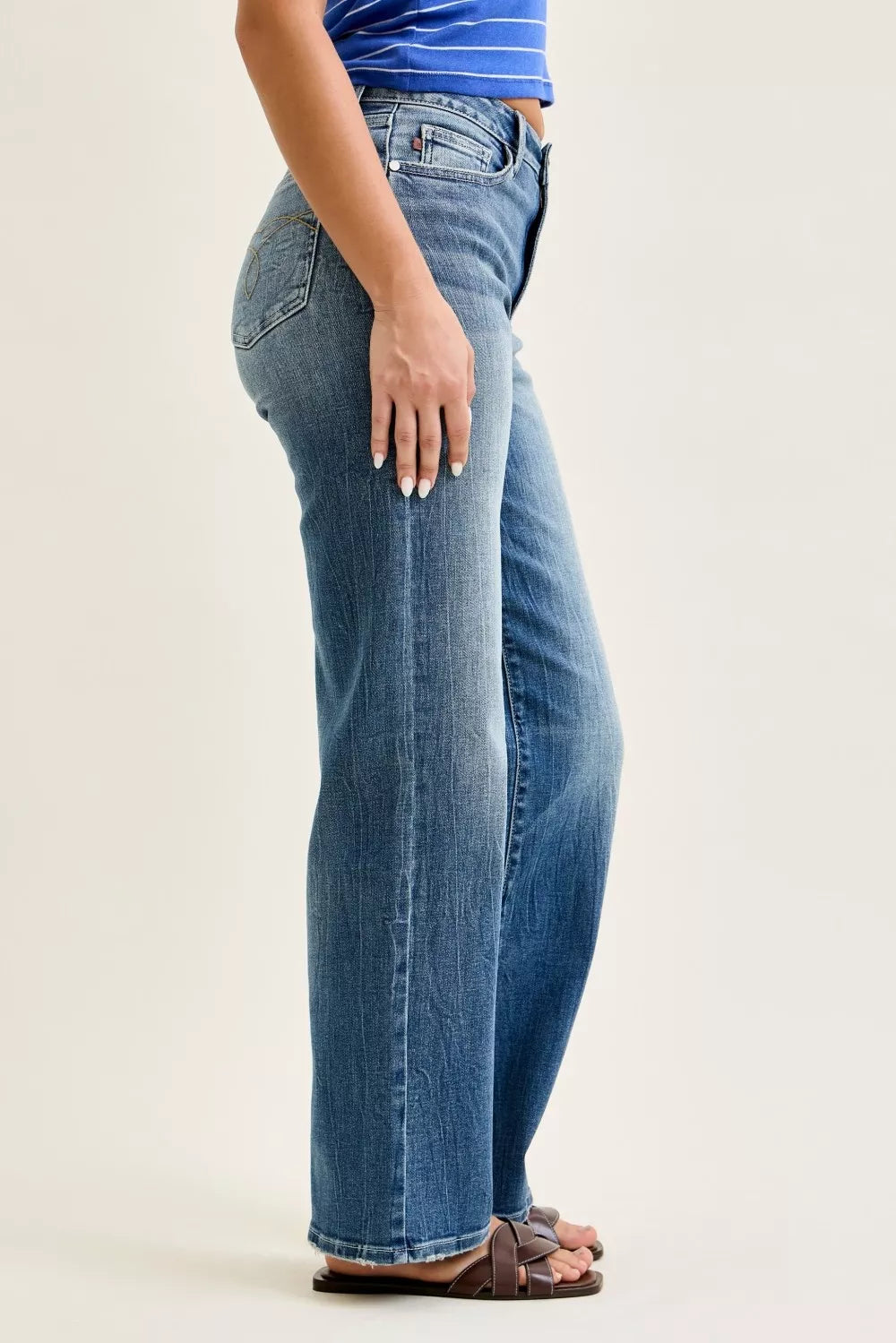 Judy Blue Mid Rise 90s Straight Jeans Secondary image