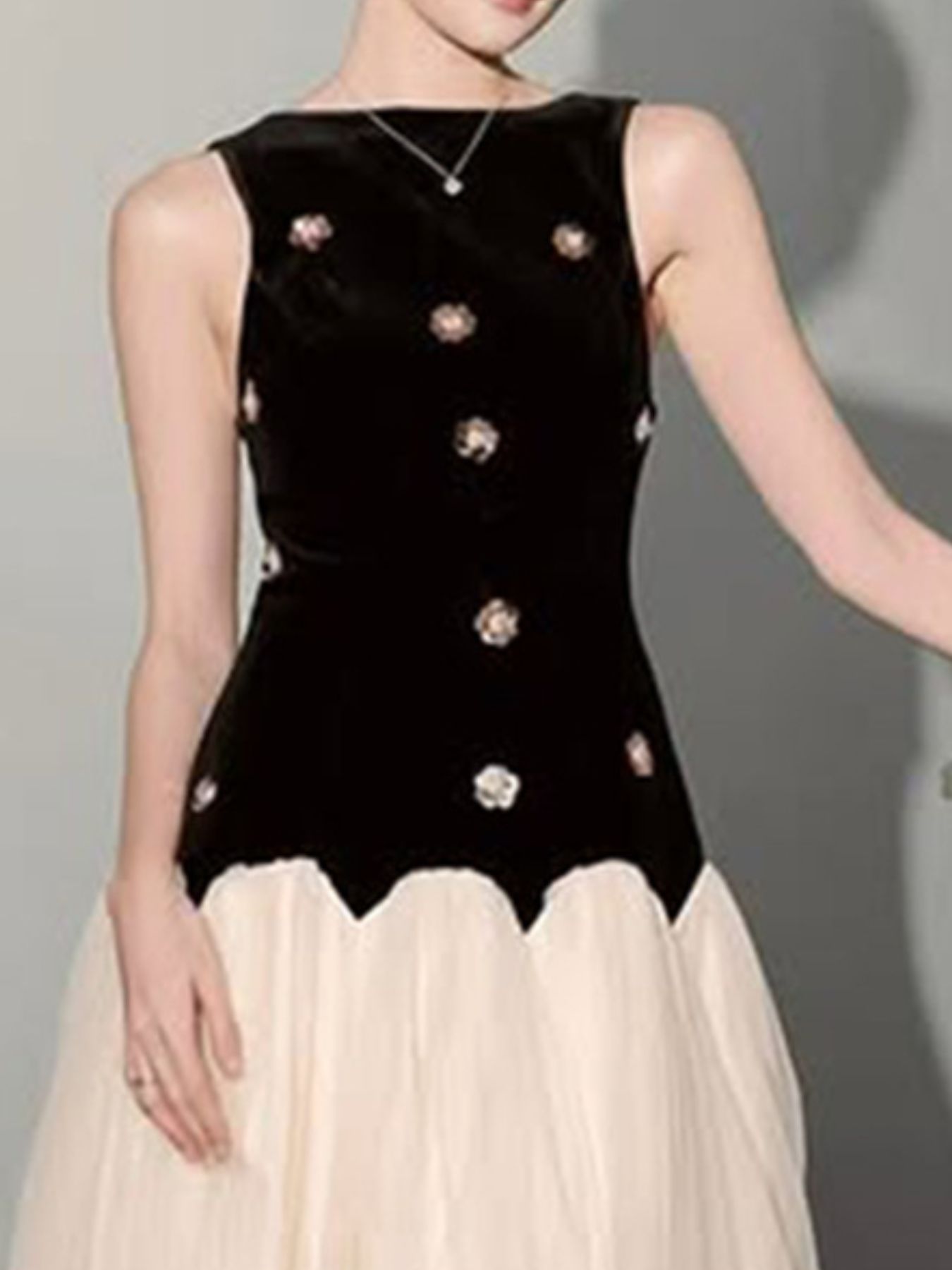 Sleeveless Tulle Maxi Dress Secondary image