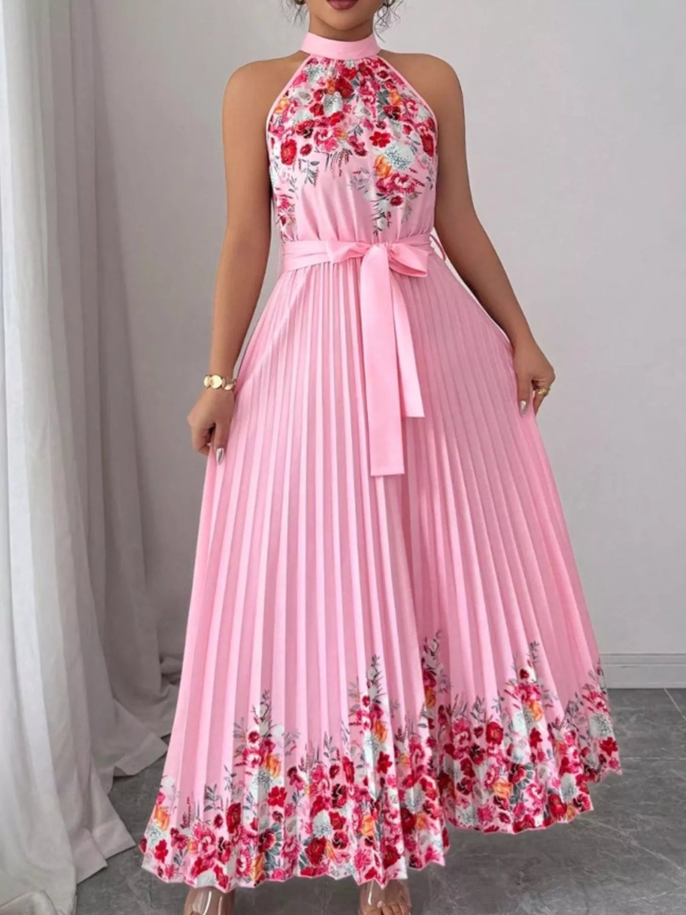 Halter Neck Floral Print Pleated Maxi Dress Secondary image